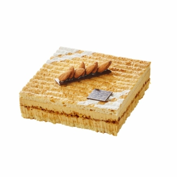 Gâteau En Marbre Coupé Sur Une Table En Bois à Plaque Blanche. Pâtisserie  Maison Photo stock - Image du homemade, pain: 242557874
